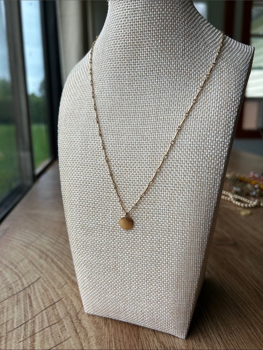 Gold Disc Pendant Necklace 18k